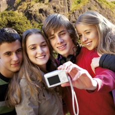 The image displays the Macmillan Education Spain website homepage, featuring sections for primary, secondary and vocational training textbooks.